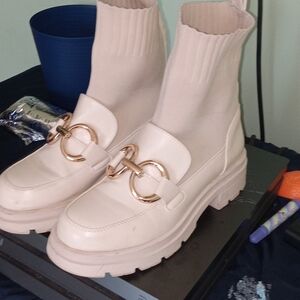 Elegant Cream Ankle Boots with Gold Detailing